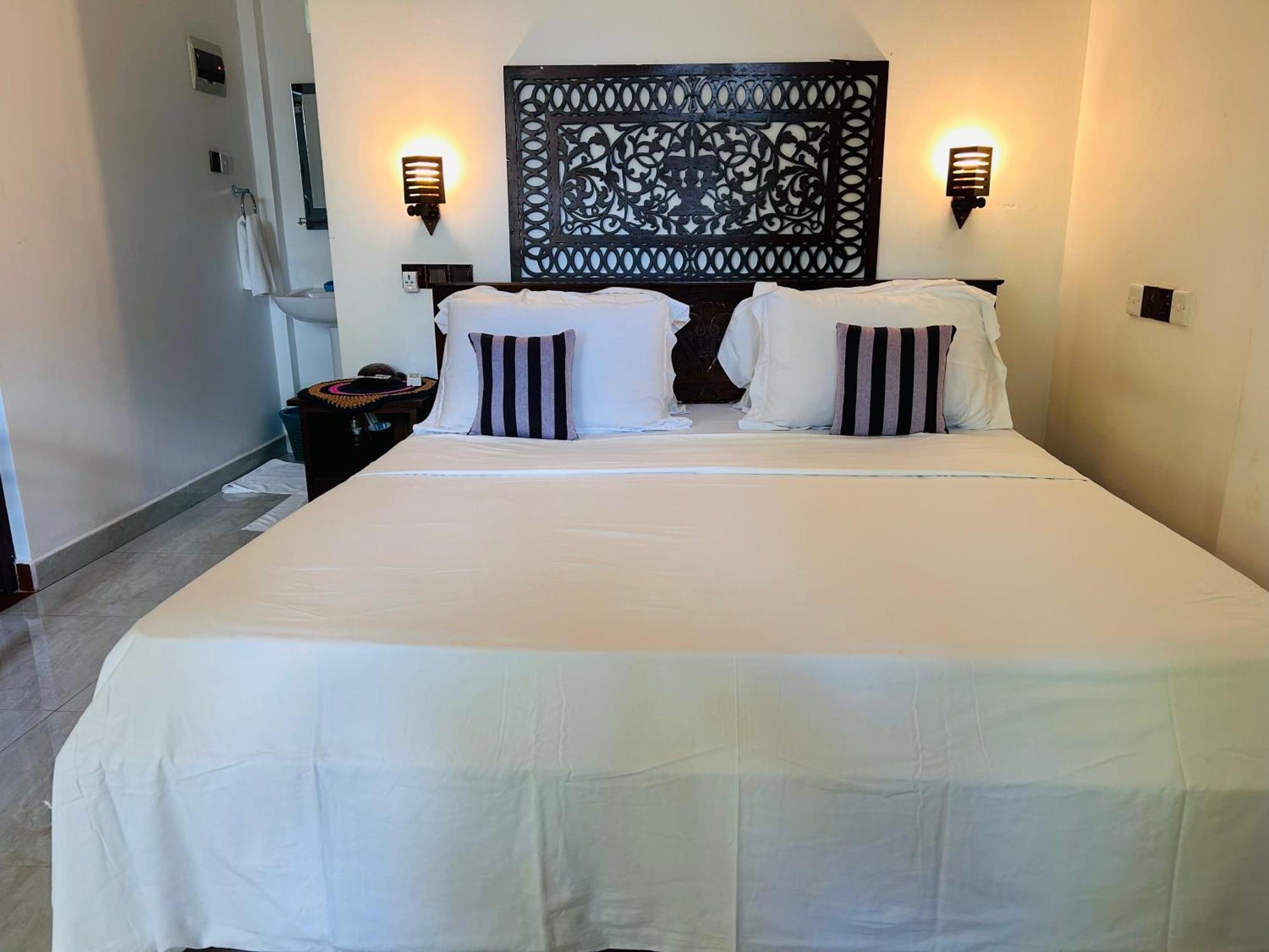 Shadow Surf Bay Hotel Tangalle Eksteriør billede
