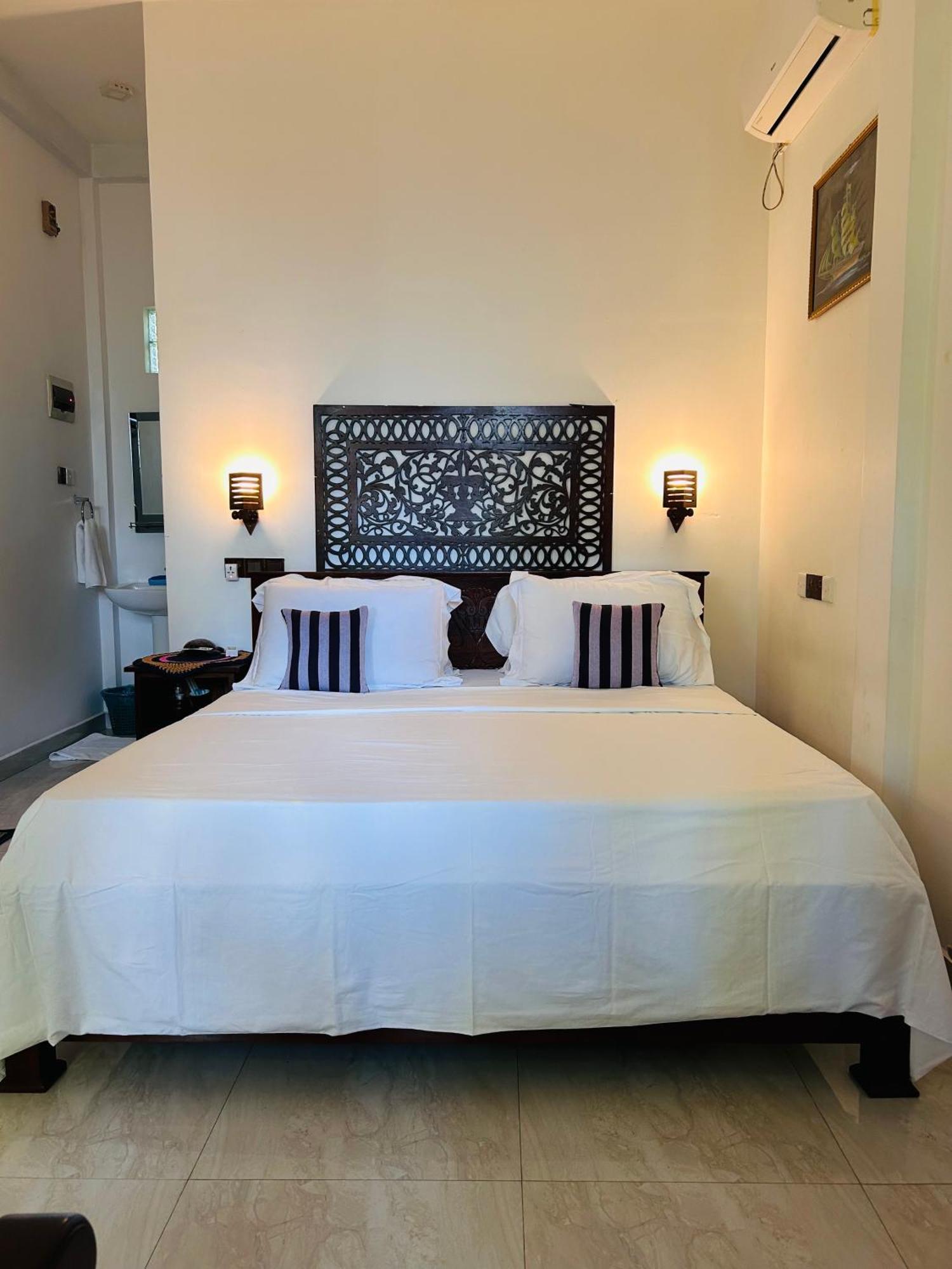 Shadow Surf Bay Hotel Tangalle Eksteriør billede
