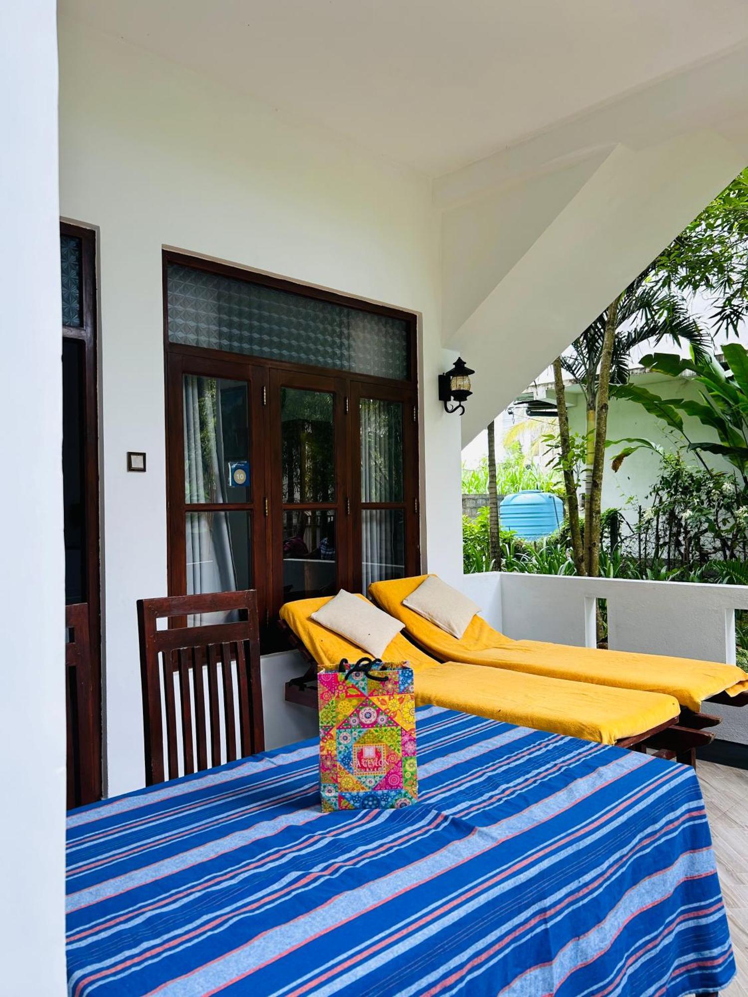 Shadow Surf Bay Hotel Tangalle Eksteriør billede