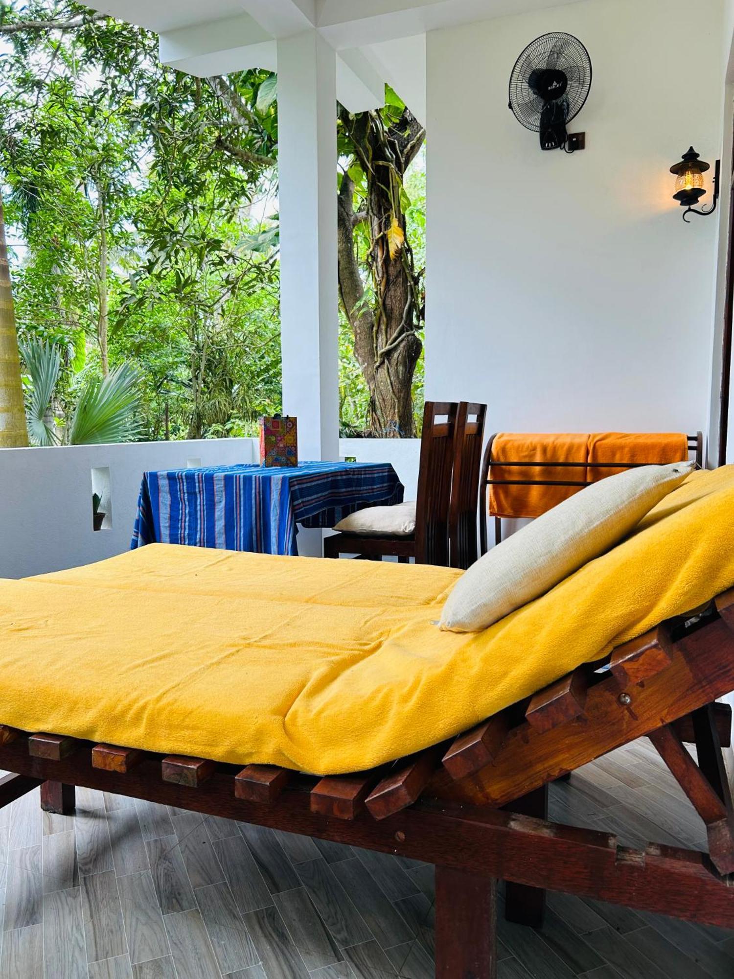 Shadow Surf Bay Hotel Tangalle Eksteriør billede