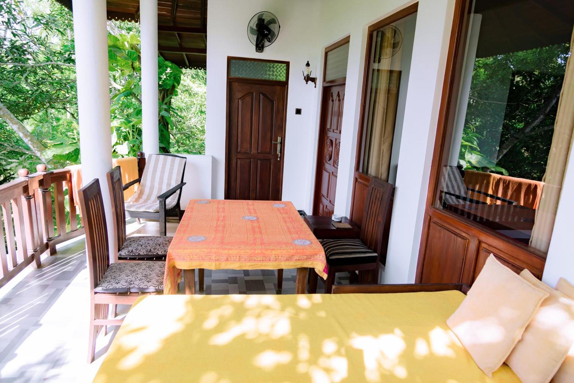 Shadow Surf Bay Hotel Tangalle Eksteriør billede