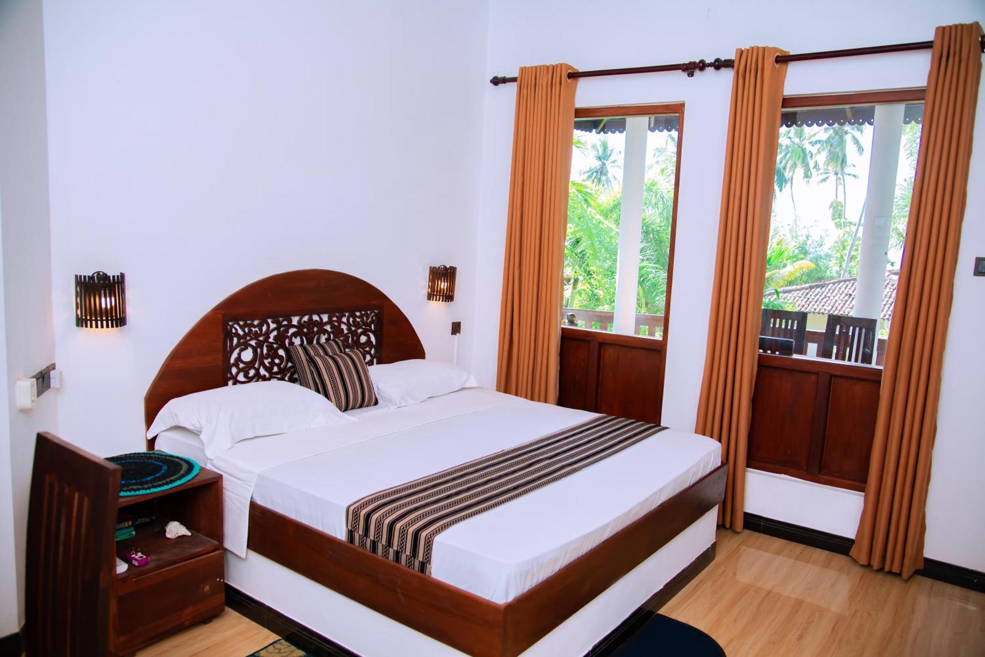 Shadow Surf Bay Hotel Tangalle Eksteriør billede